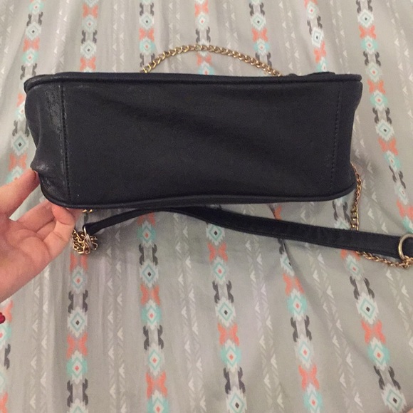 *BOGO 50%*JustFab black/gold chain crossbody bag - Picture 5 of 5